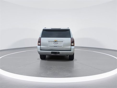 Used 2016 Chevrolet Suburban LT image 11