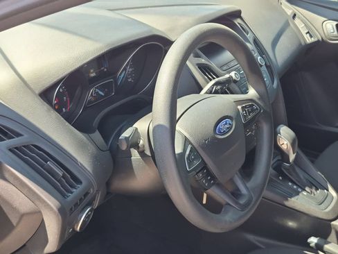 Used 2018 Ford Focus SE FWD image 10