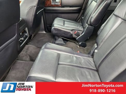 Used 2017 Lincoln Navigator Select image 30