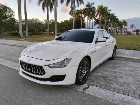 Used 2018 Maserati Ghibli S Q4 image 2