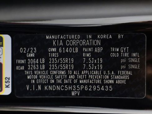 Used 2023 Kia Carnival EX FWD image 55