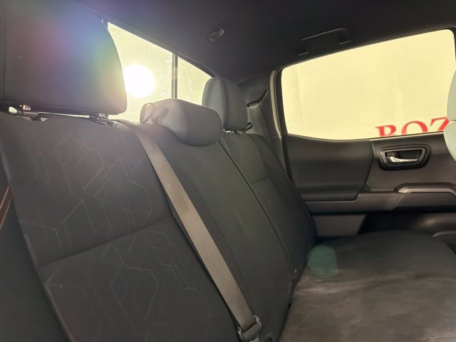 Used 2018 Toyota Tacoma TRD Off-Road AWD/4WD image 35