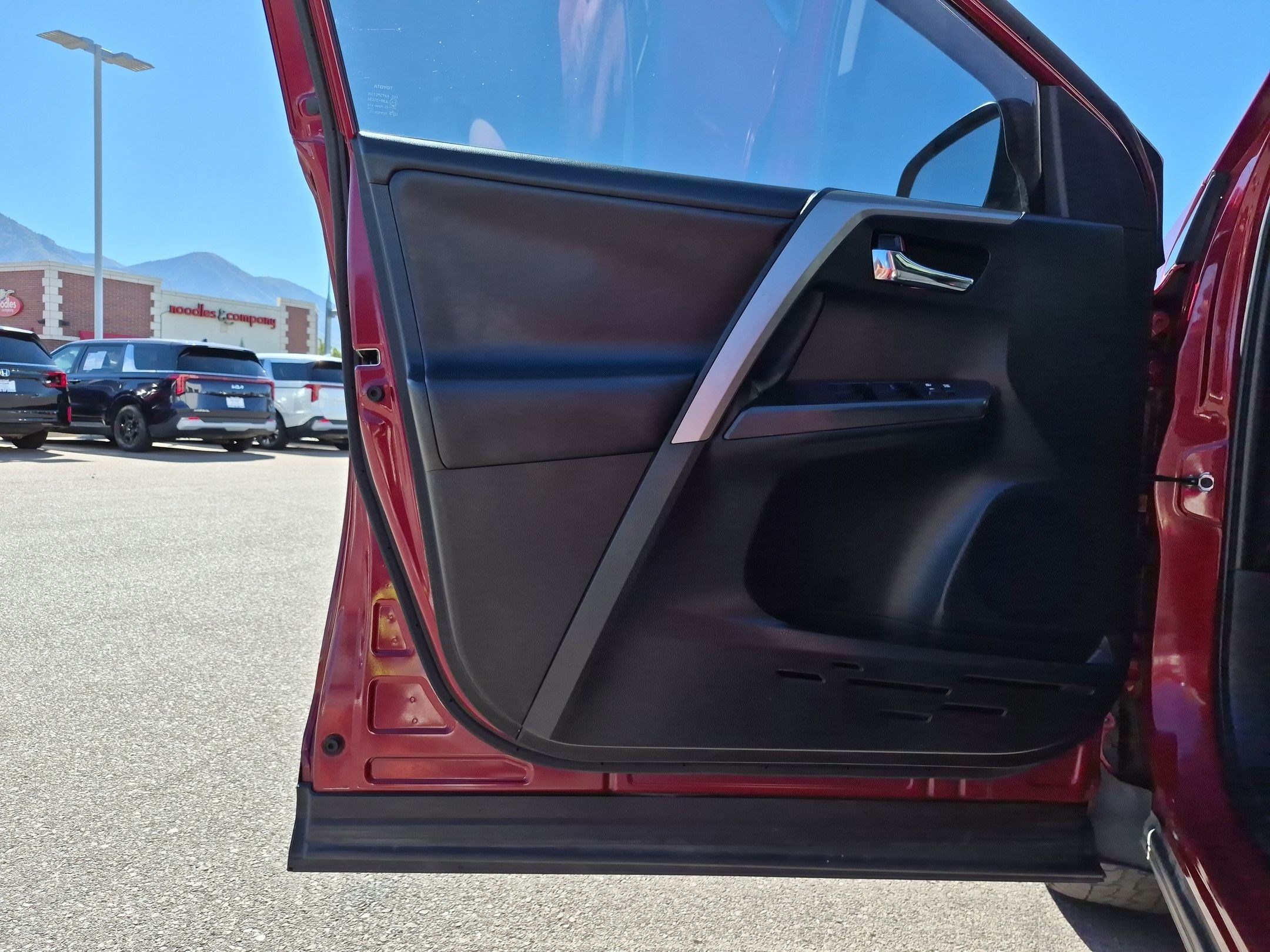Used 2018 Toyota RAV4 XLE w/ Convenience Package AWD/4WD image 14