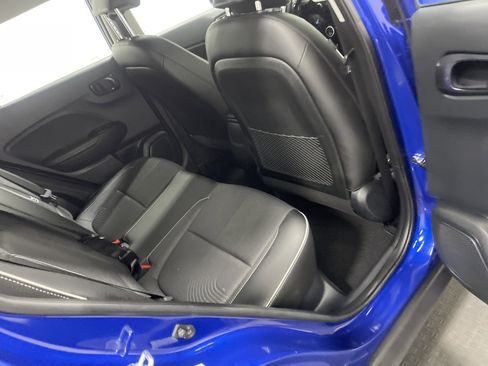 Used 2023 Hyundai Venue Limited image 22