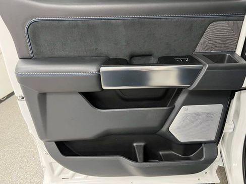 Used 2025 Ford F450 Platinum w/ FX4 Off-Road Package image 39