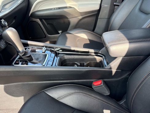 Used 2024 Jeep Compass Limited image 14