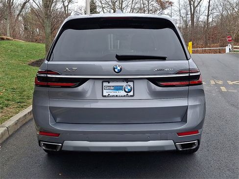 Used 2024 BMW X7 xDrive40i w/ Premium Package image 5