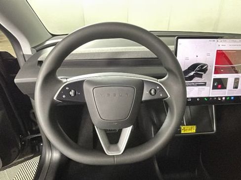 Used 2026 Tesla Model Y 2WD image 14