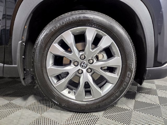 Used 2024 Toyota Grand Highlander AWD image 11