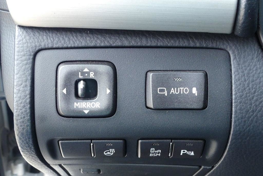 Used 2014 Lexus LS 460 w/ Comfort Package RWD image 14