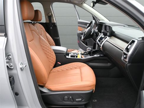 Used 2023 Kia Sorento SX Prestige image 20