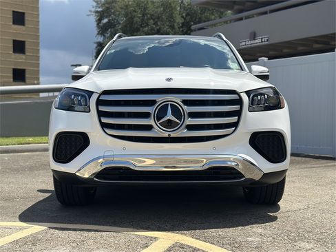 Used 2024 Mercedes-Benz GLS 450 4MATIC image 14