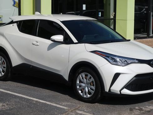 Used 2021 Toyota C-HR LE image 5
