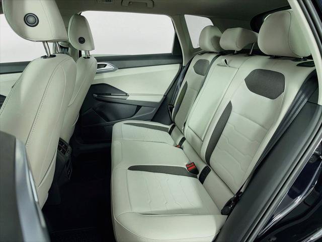 New 2026 Volkswagen Taos SE AWD/4WD image 24
