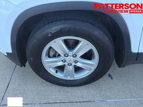 Used 2018 Chevrolet Trax LT w/ LT Convenience Package FWD image 5