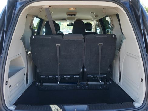 Used 2020 Dodge Grand Caravan SE w/ UConnect Hands-Free Group FWD image 9