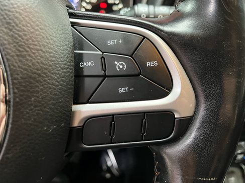 Used 2020 Jeep Compass Limited FWD image 13