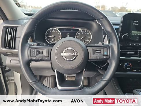 Used 2023 Nissan Pathfinder SL image 15