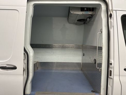 Used 2019 Freightliner Sprinter 144 RWD image 19