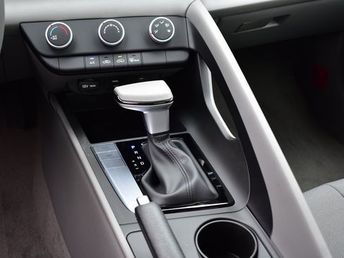 New 2026 Hyundai Elantra SE image 28