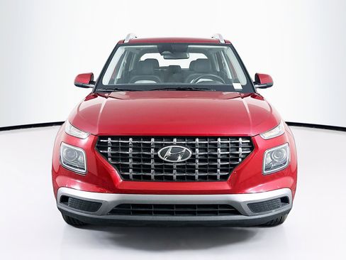 Used 2025 Hyundai Venue SEL FWD image 2