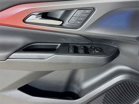 New 2025 Chevrolet Equinox EV RS image 16