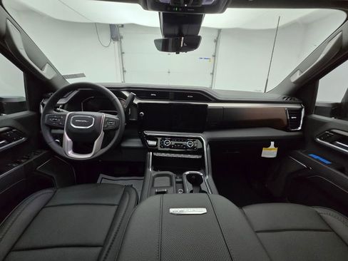 New 2025 GMC Sierra 2500 Denali w/ Denali Reserve Package image 2