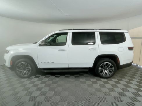 Certified 2025 Jeep Wagoneer 4WD image 2