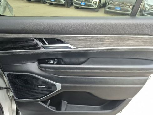 Used 2022 Jeep Wagoneer Series II w/ Premium Group I image 18