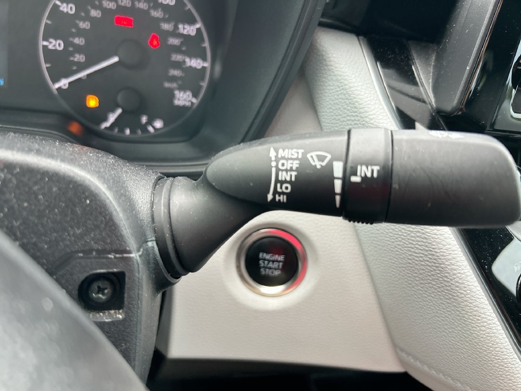 Used 2025 Toyota Corolla SE FWD image 18