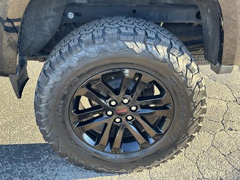 Used 2017 GMC Canyon SLE w/ All Terrain X Package image 14