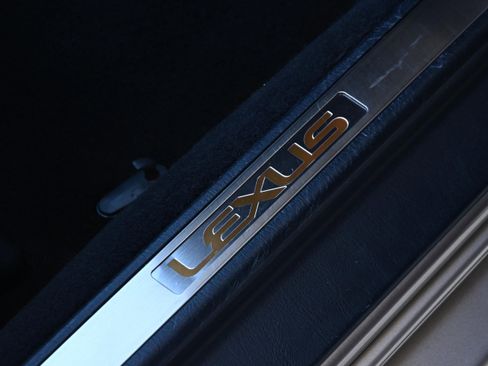 Used 2005 Lexus SC 430 Convertible image 39