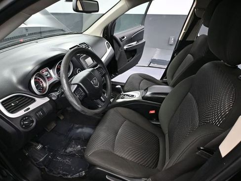 Used 2019 Dodge Journey SE FWD image 19