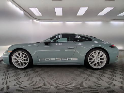 Used 2025 Porsche 911 Carrera RWD image 2