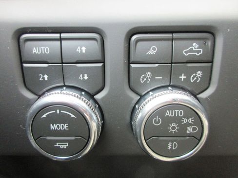 New 2026 GMC Sierra 2500 AT4 w/ AT4 Premium Plus Package AWD/4WD image 18
