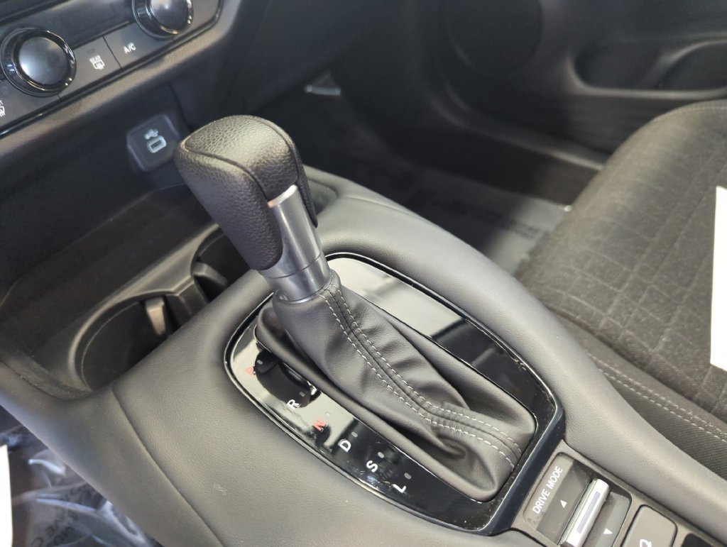 Used 2023 Honda HR-V LX image 28
