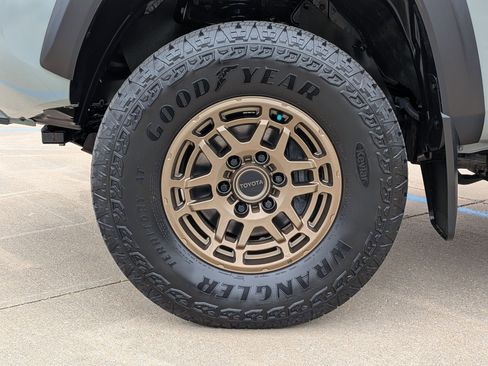 Used 2023 Toyota Tacoma 4x4 Double Cab w/ Trail Edition image 32