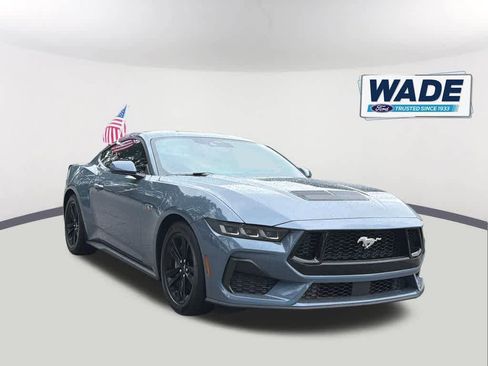 Used 2024 Ford Mustang GT RWD image 3