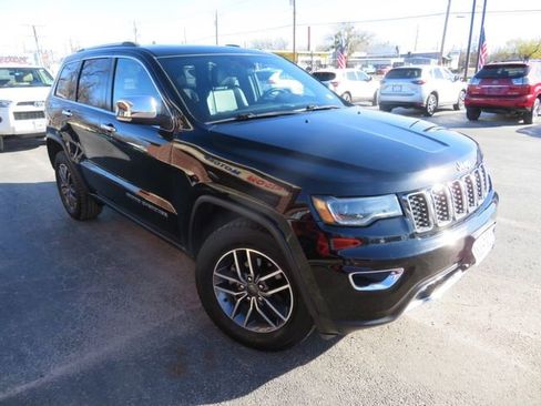 Used 2019 Jeep Grand Cherokee Limited w/ Luxury Group II image 3