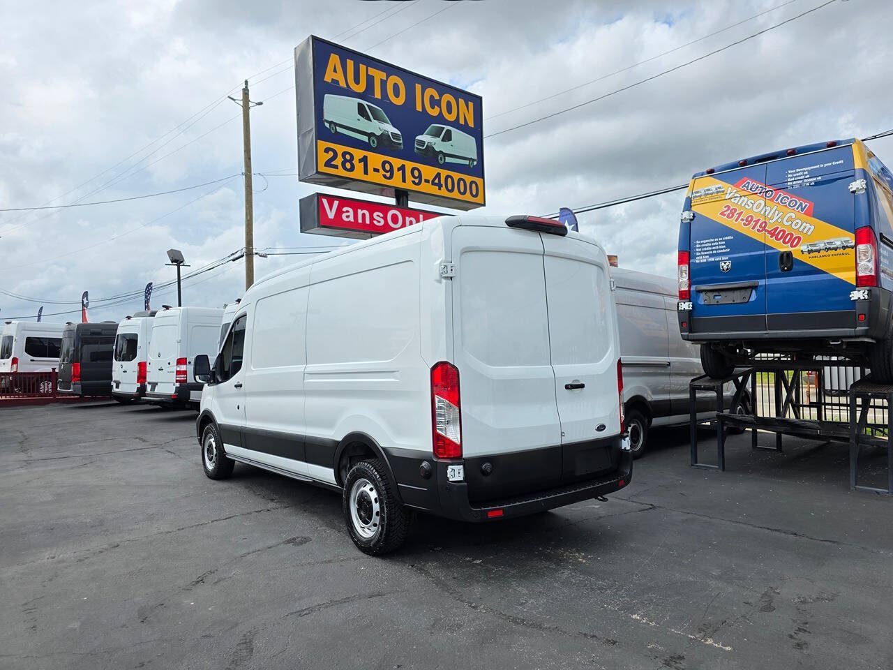 Used 2020 Ford Transit 250 Medium Roof RWD image 2