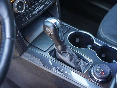 Used 2019 Ford Explorer XLT image 19