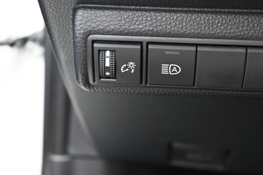Used 2024 Toyota Corolla LE w/ LE Convenience Package FWD image 13