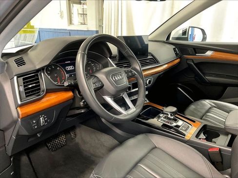 Used 2023 Audi Q5 2.0T Premium w/ Convenience Package AWD/4WD image 8