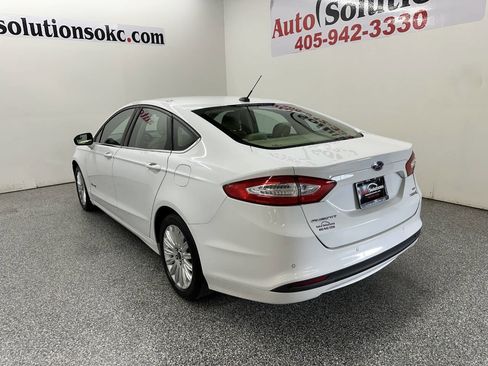 Used 2016 Ford Fusion SE image 5
