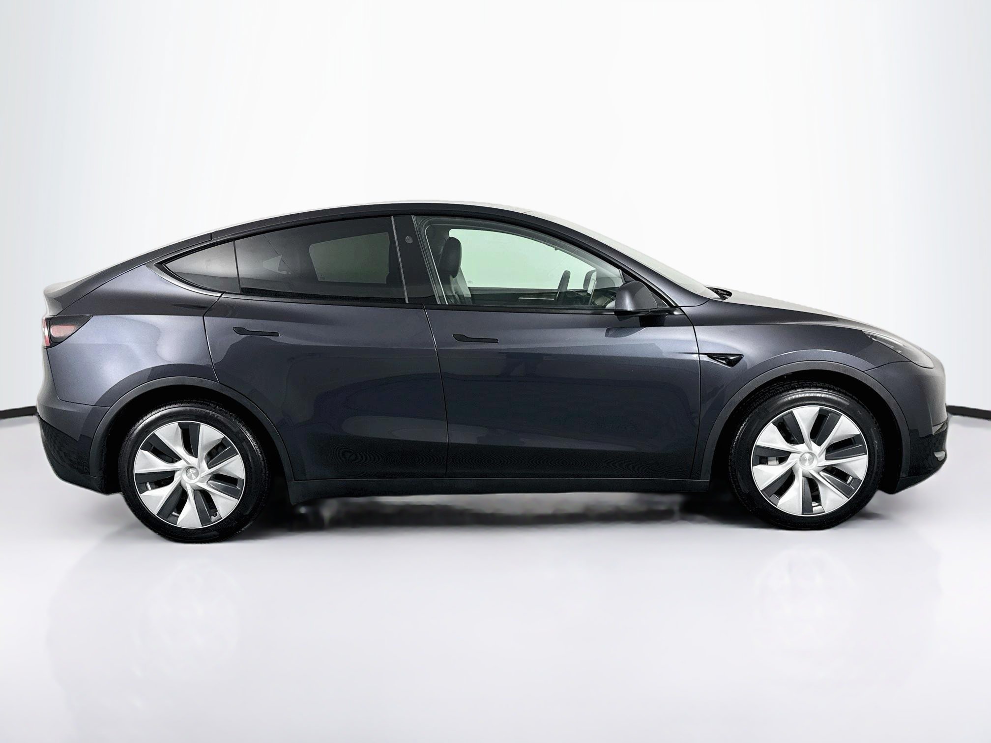 Used 2024 Tesla Model Y Long Range AWD/4WD image 16