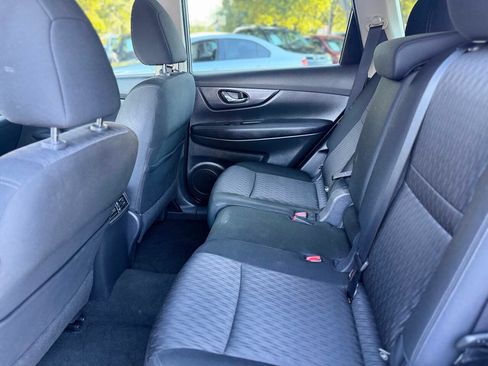 Used 2018 Nissan Rogue S FWD image 18