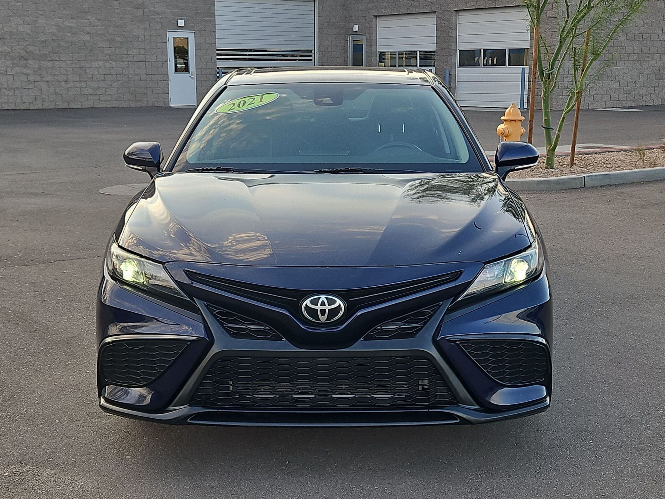 Used 2021 Toyota Camry SE FWD image 8
