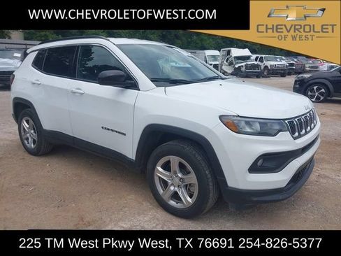 Used 2024 Jeep Compass Latitude w/ Altitude Special Edition AWD/4WD image 1
