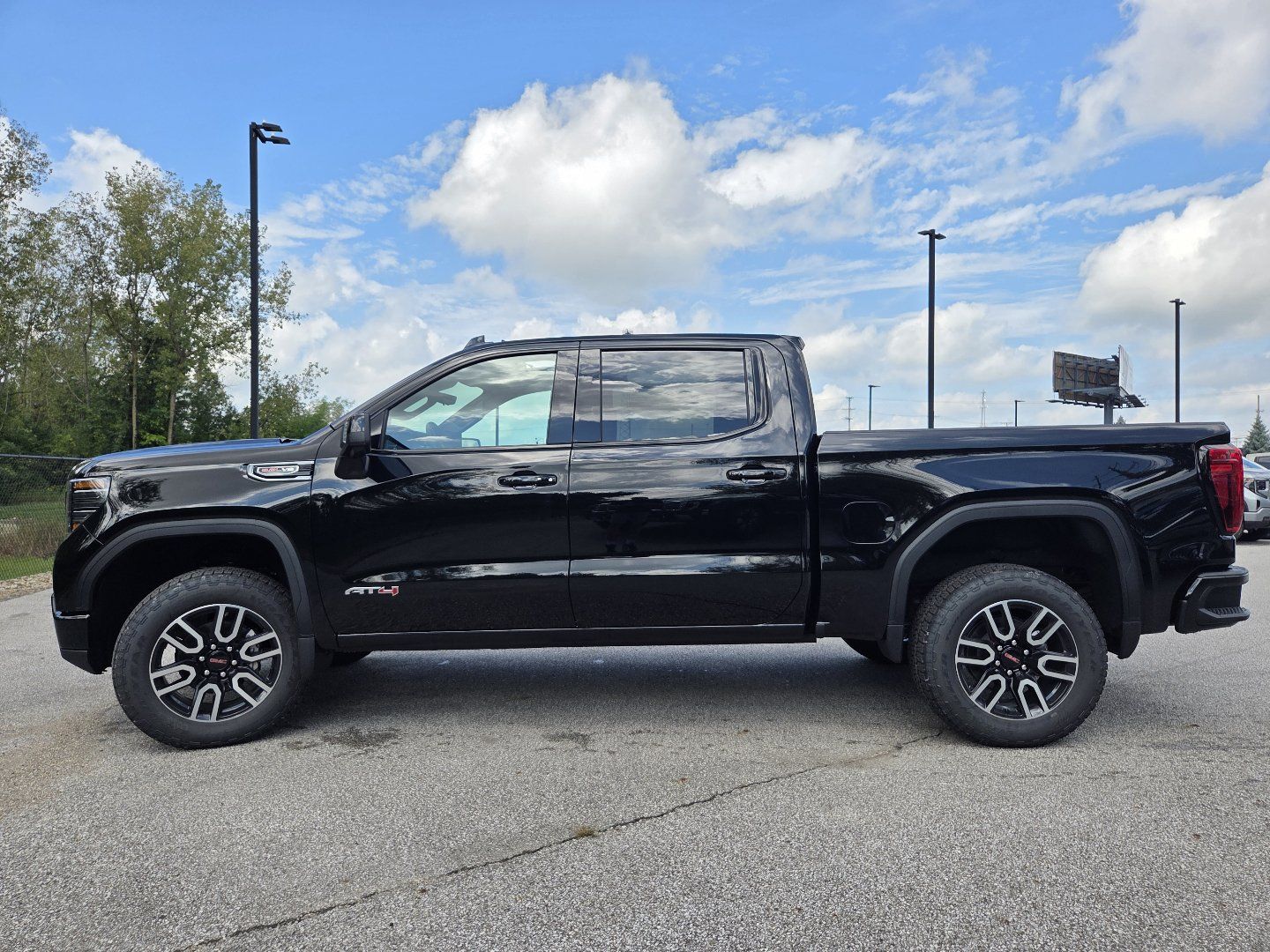 New 2026 GMC Sierra 1500 AT4 w/ AT4 Premium Package AWD/4WD image 16