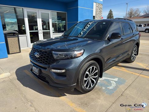 Used 2023 Ford Explorer ST-Line w/ Class IV Trailer Tow Package AWD/4WD image 2